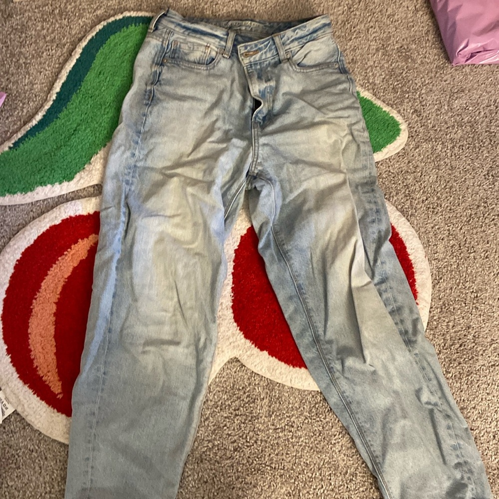 American eagle mom jeans